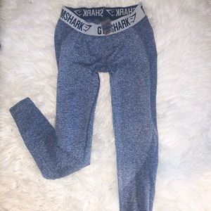 Gym shark leggings